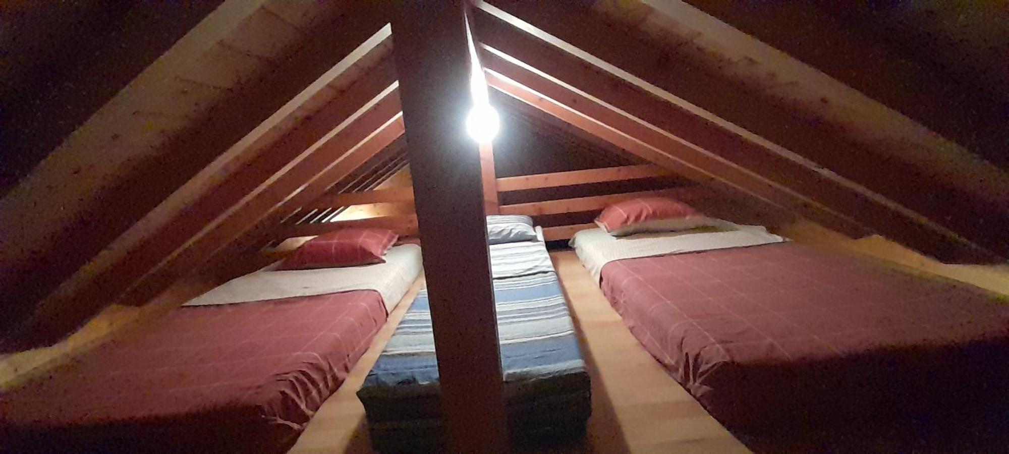 Location Type Gite, Chambre D'Hote, Meuble De Tourisme Dans Joli Petit Chalet Typique Et Ou Jolie Roulotte Type Boheme Waldighoffen ภายนอก รูปภาพ