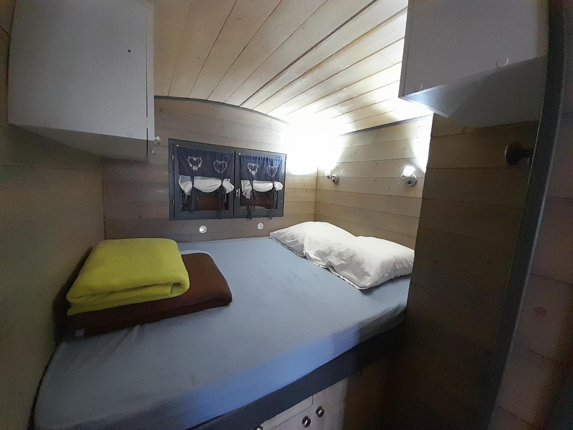 Location Type Gite, Chambre D'Hote, Meuble De Tourisme Dans Joli Petit Chalet Typique Et Ou Jolie Roulotte Type Boheme Waldighoffen ภายนอก รูปภาพ