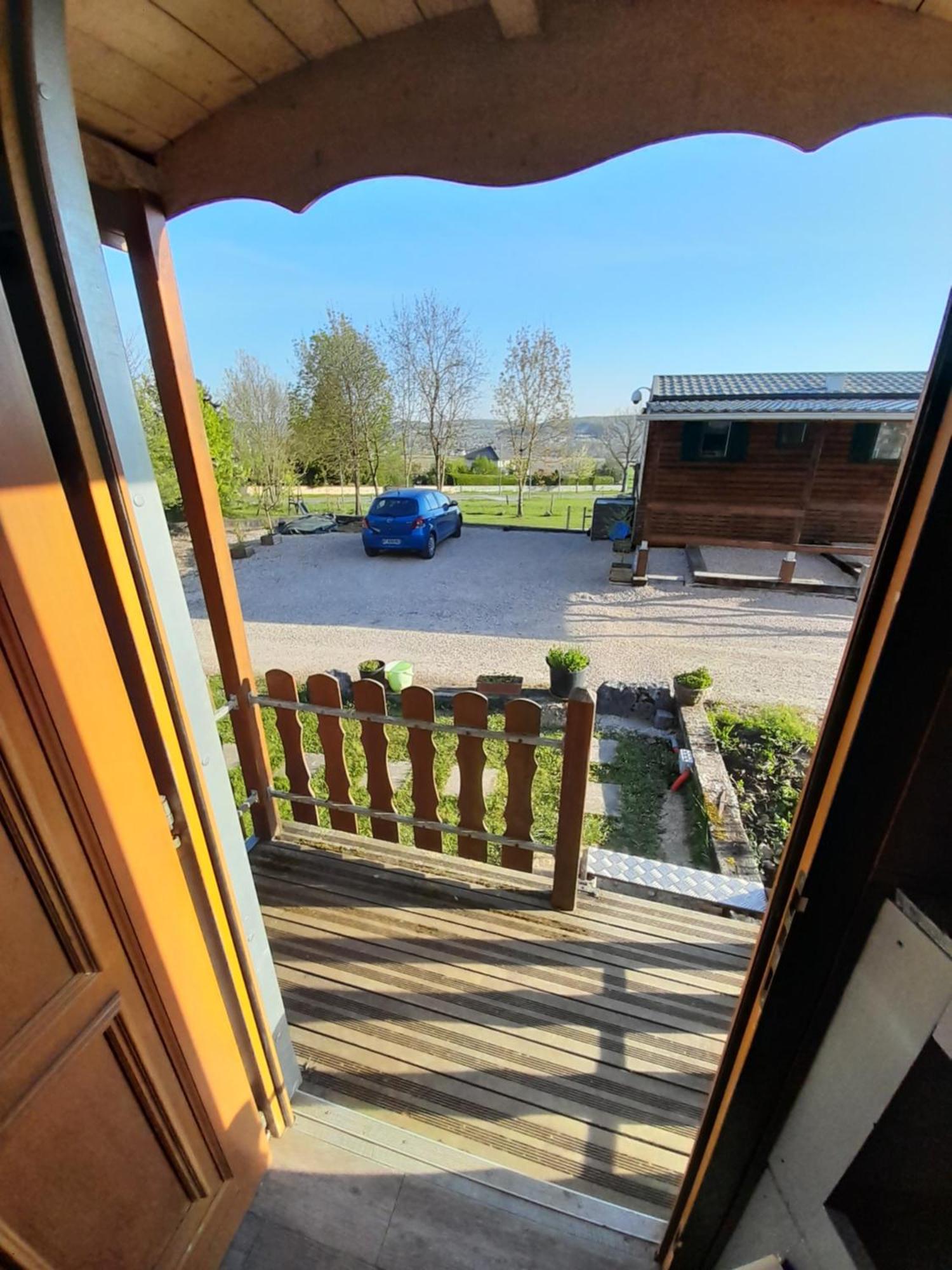 Location Type Gite, Chambre D'Hote, Meuble De Tourisme Dans Joli Petit Chalet Typique Et Ou Jolie Roulotte Type Boheme Waldighoffen ภายนอก รูปภาพ