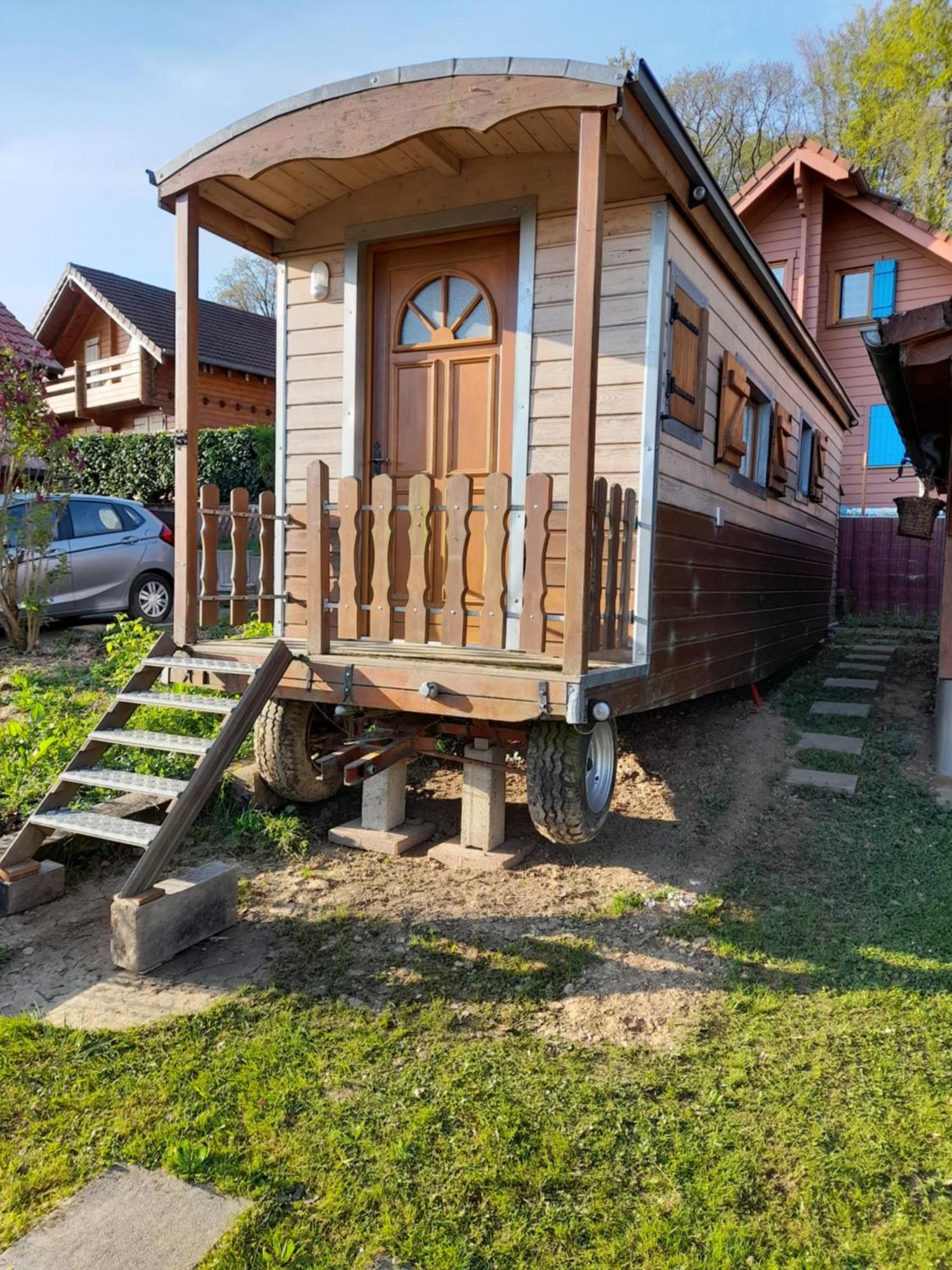 Location Type Gite, Chambre D'Hote, Meuble De Tourisme Dans Joli Petit Chalet Typique Et Ou Jolie Roulotte Type Boheme Waldighoffen ภายนอก รูปภาพ